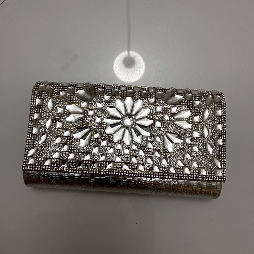 Crystal clutch